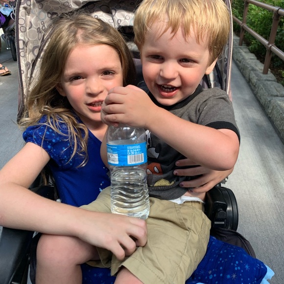 Meet your Posher, Danielle - Picture 8 of 8